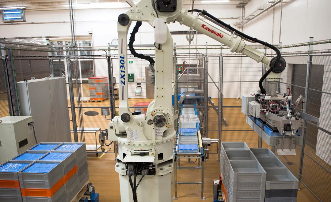 Kawasaki robotcelle med trykløs akkumulering hos Arla Branderup 