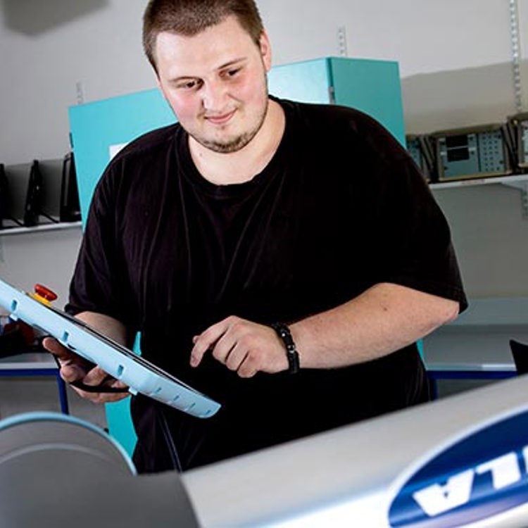Boom I Skolers køb af cobots