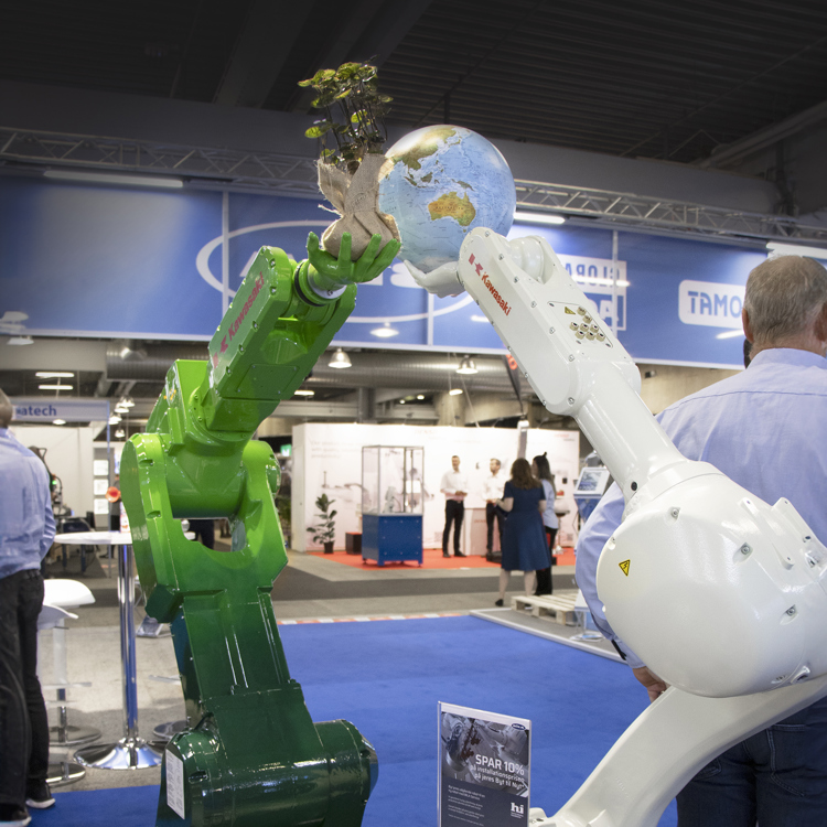 Green Robotics - grøn kawasakirobot på HI messe