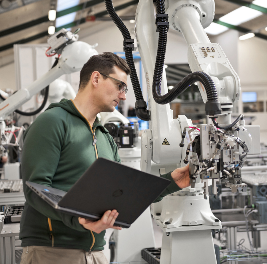 Programmering af Kawasaki industrirobot