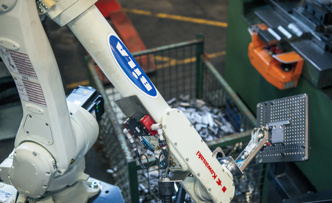 Robotcelle til maskinbetjening hos PN