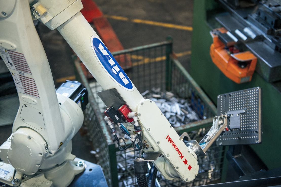 Robotcelle til maskinbetjening hos PN