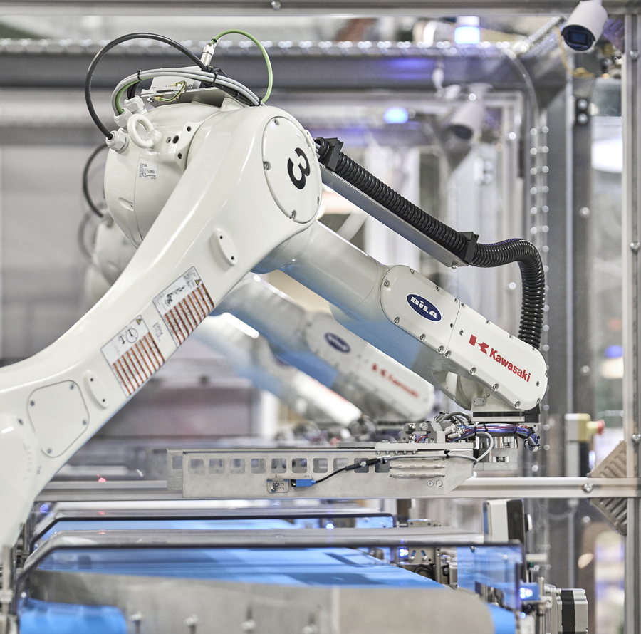 Række af kawasaki industrirobotter