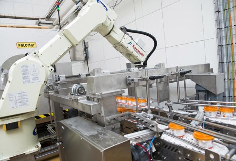 Pakning og palletering med Kawasaki industrirobotter