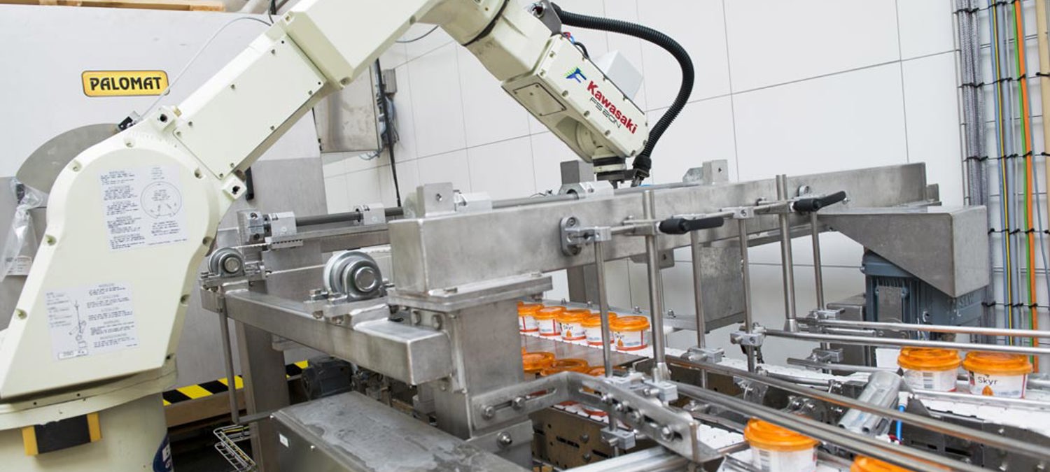 Pakning og palletering med Kawasaki industrirobotter