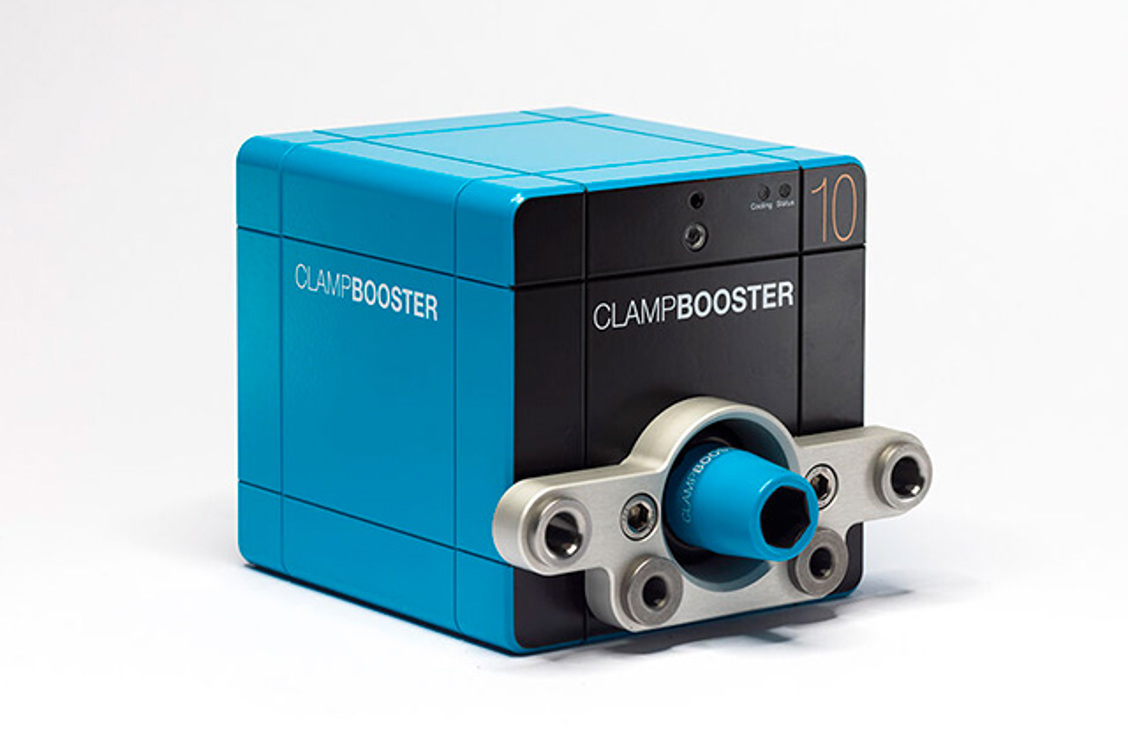 Clampbooster til automatisering af manuelle skruestik på CNC-maskiner. Tilbehør til UR