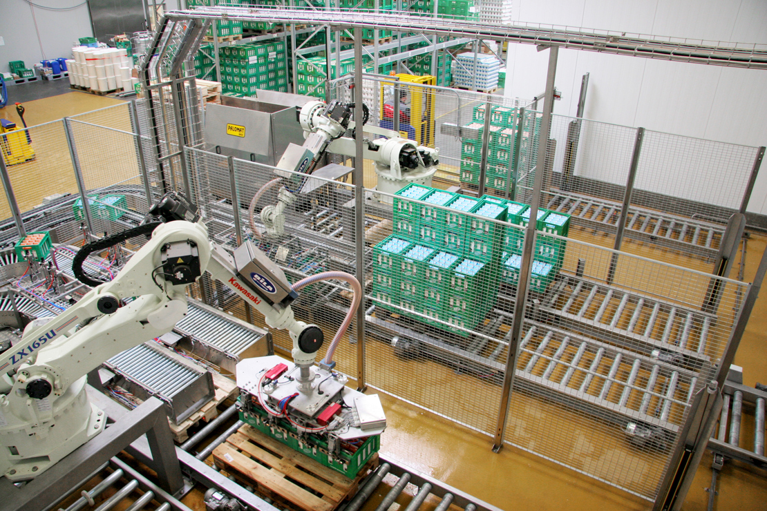 Pakning og palletering med Kawasaki industrirobotter