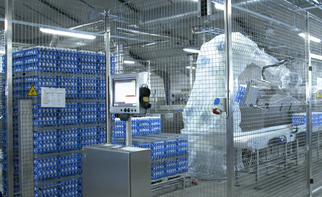 Palletering af æggebakker med Kawasaki