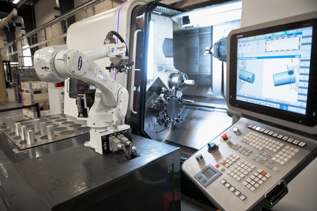 CNC drejning med Kawasaki industrirobot - RoboPower