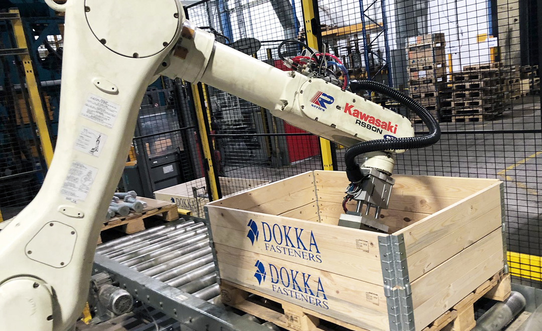 Kawasaki-robotter til galvaniseringsanlæg i boltproduktionen hos Dokka Fasteners