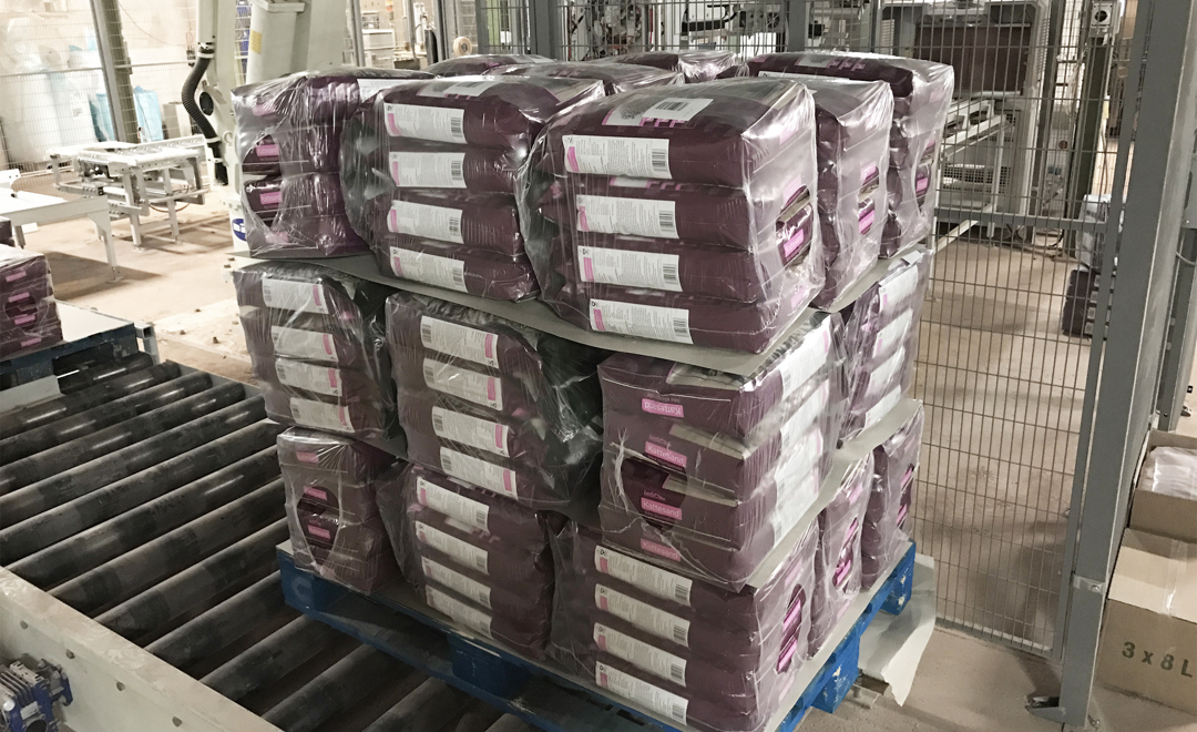 Pakkelinje hos Imery Absorbents