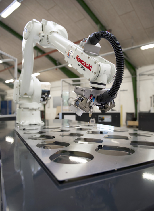 RoboPower - Robot til Maskinbetjening