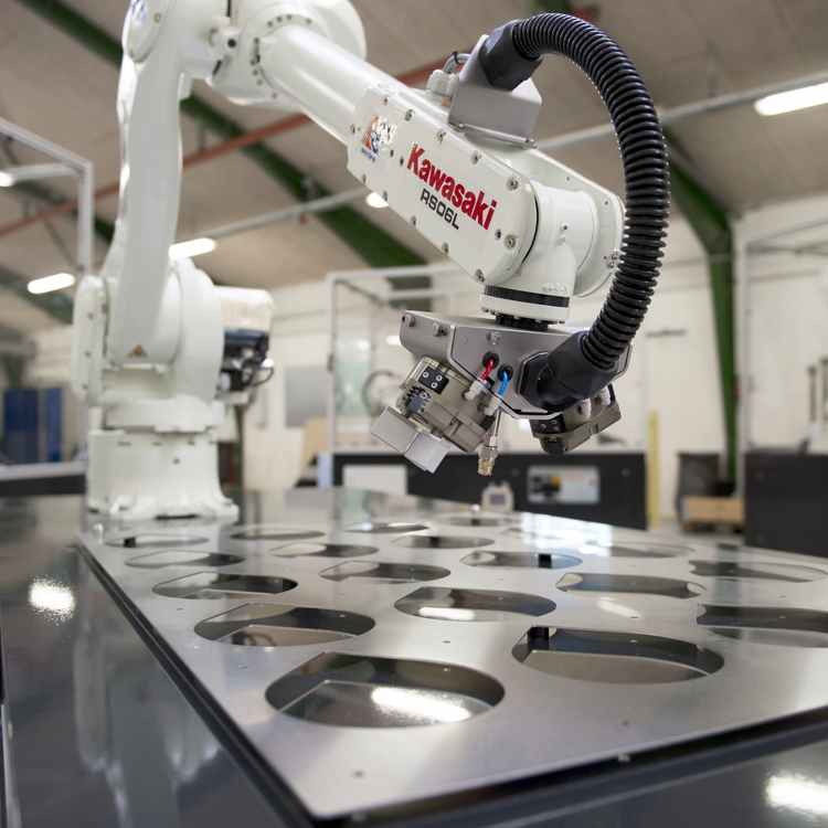 RoboPower - Robot til Maskinbetjening