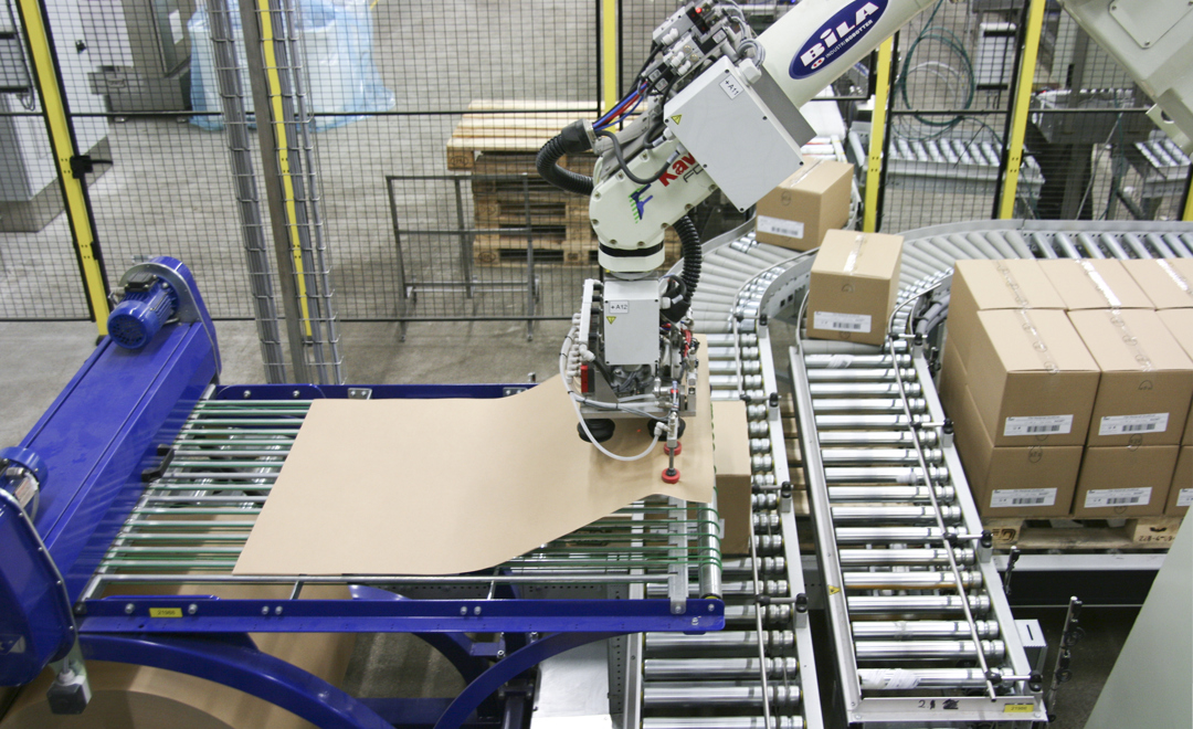 Kawasakirobot palletering mellemlægspapir