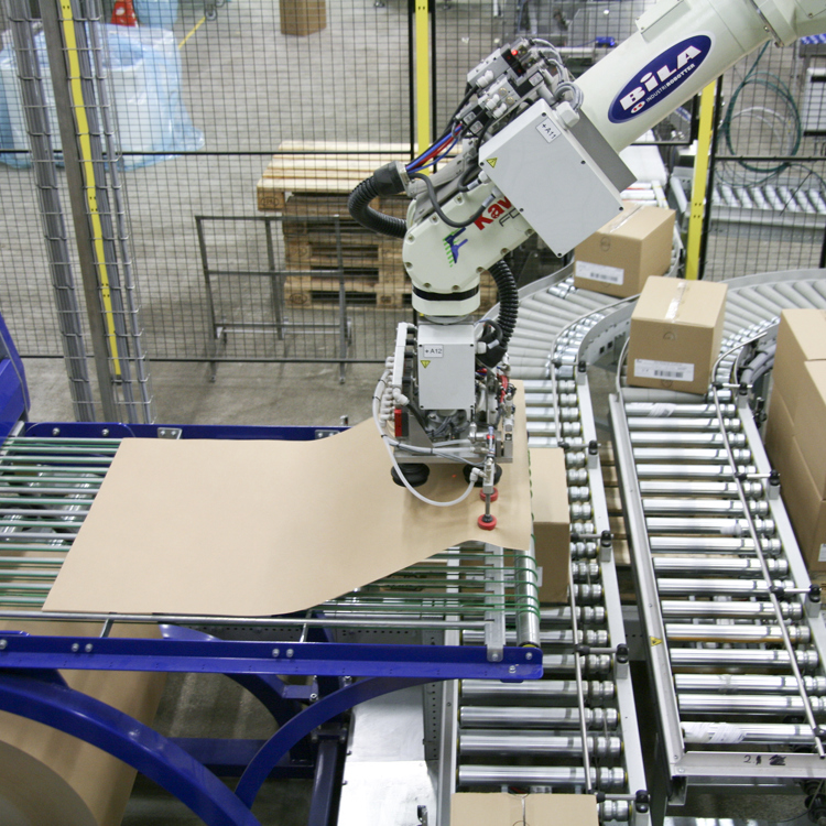 Palletering af mellemlægspapir med Kawasaki industrirobot