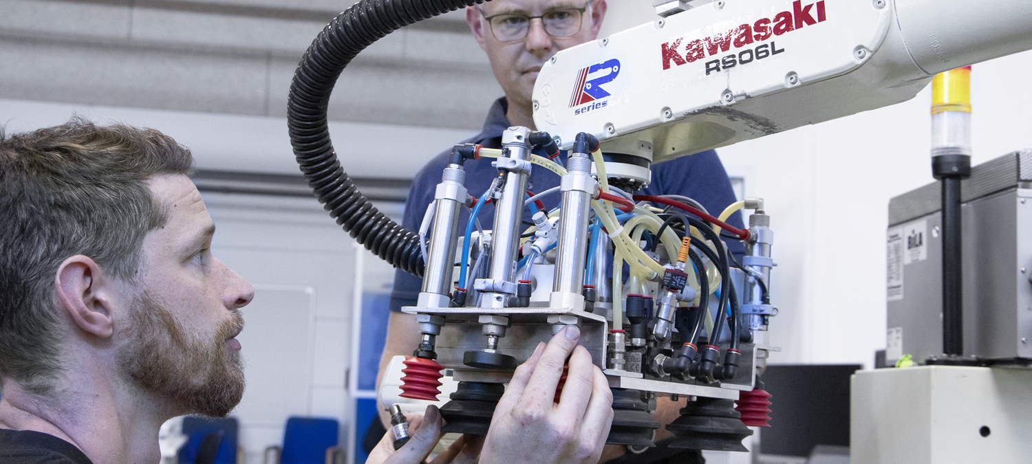 Service på en kawasakirobot